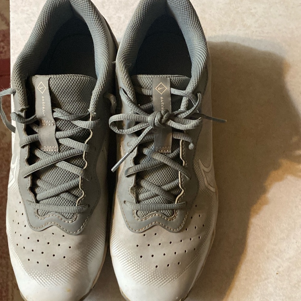 Nike diamond baseball cleats used one season in great shape